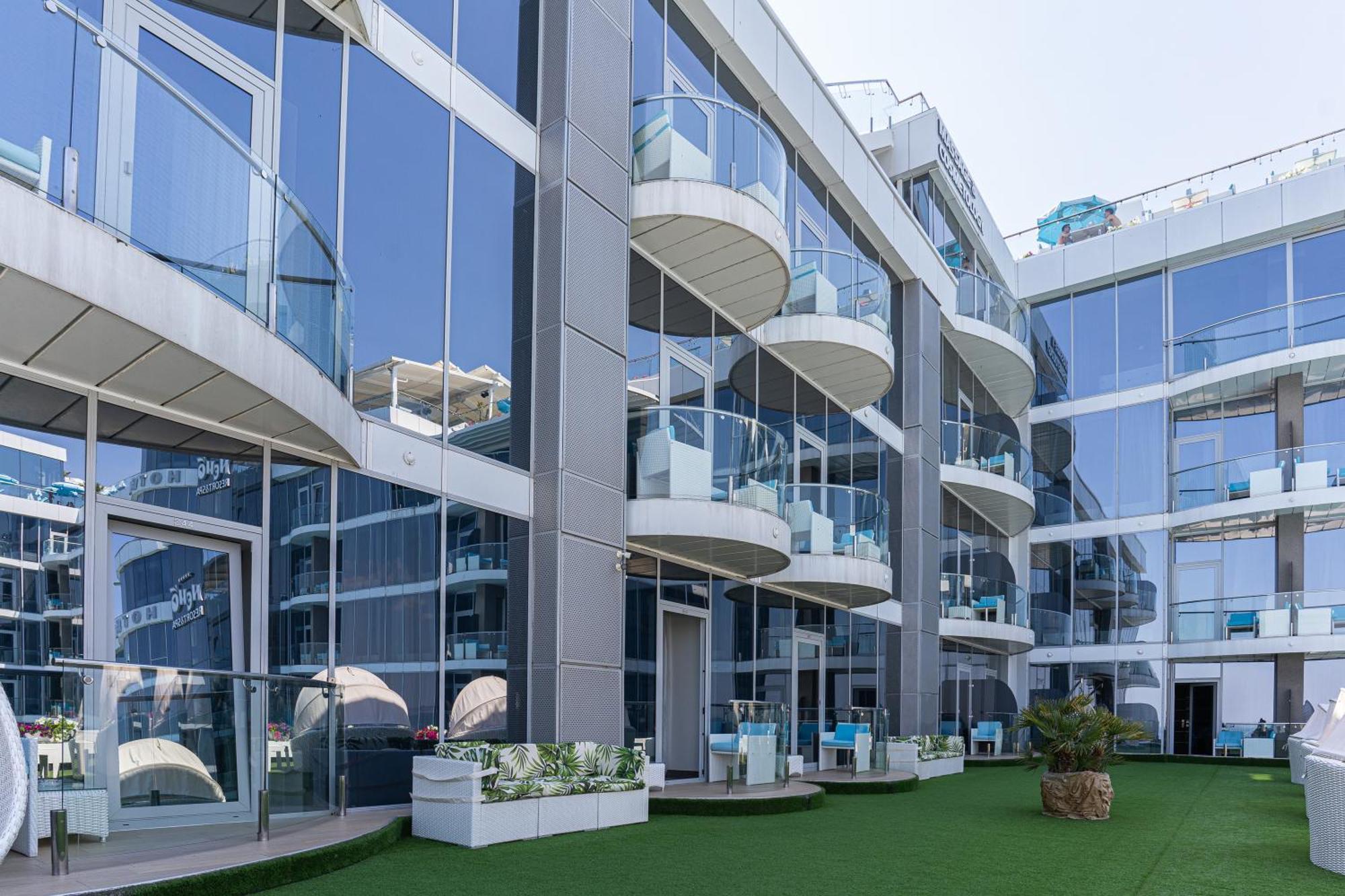 NEMO Hotel Resort&Spa Odessa Zimmer foto The Haven courtyard on Norwegian Bliss