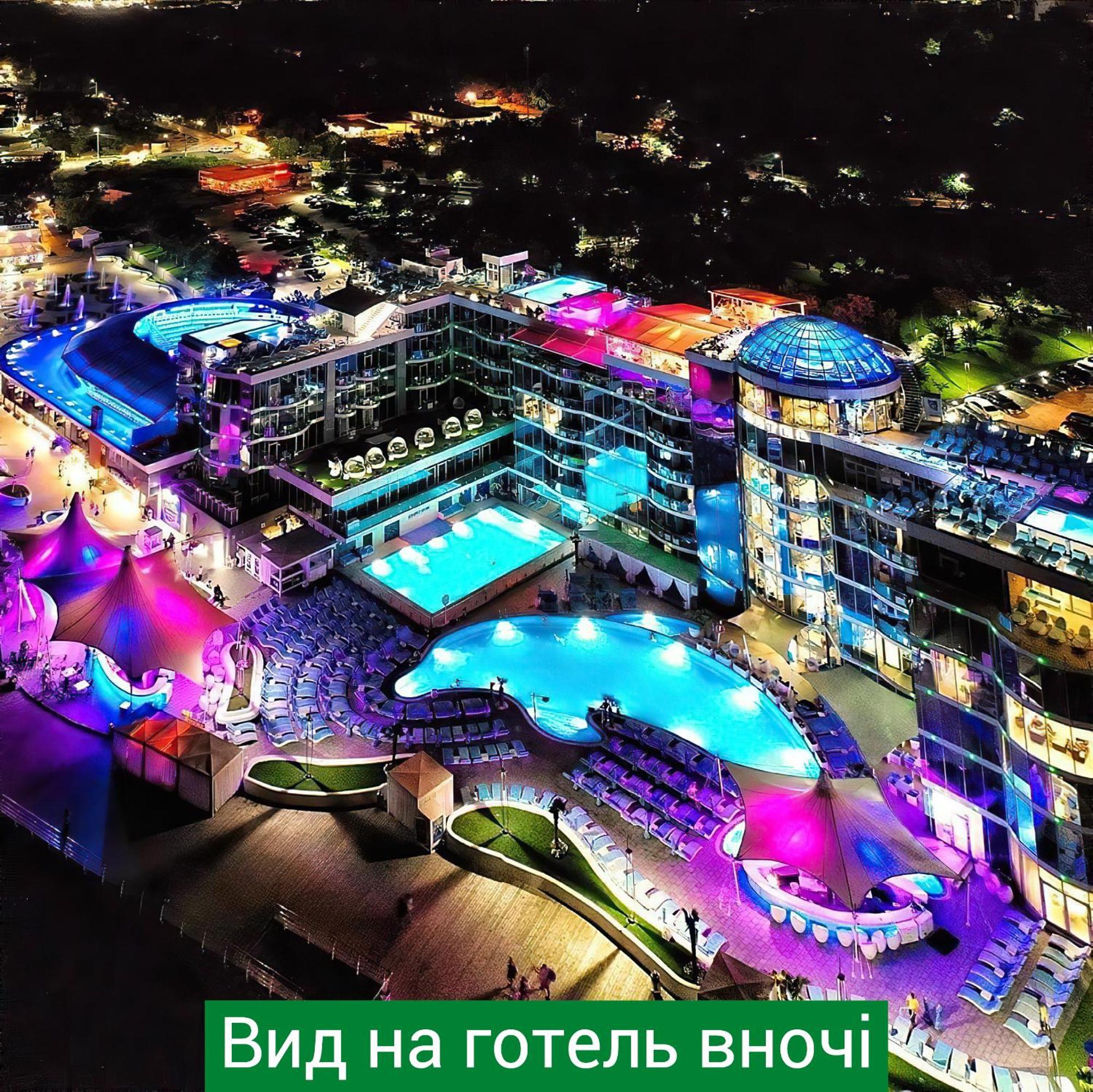 NEMO Hotel Resort&Spa Odessa Exterior foto The central courtyard of the complex